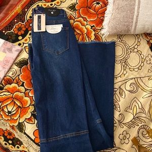 There flare jeans there super cute